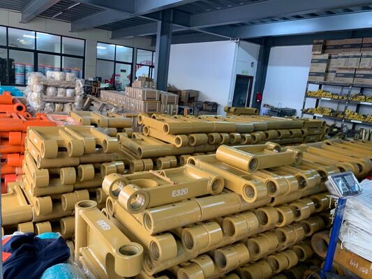 PC360 Excavator Original-like Boom Stand, High-Quality I-Beam Frame, Excavator Connecting Rod Accessories, Durable and Wear-Resistant, 207-70-Z3110。