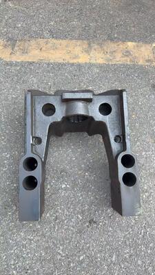 Telaio a U per bulldozer per saldatura di precisione per serie D6 (D6C/D6D/D6E), Accessori universali per impieghi gravosi, stabili e durevoli, Telaio a U per bulldozer in lamiera d'acciaio spessa per D6D-D6C-D6E, Specializzato in