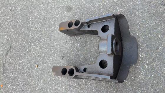 Telaio a U per bulldozer per saldatura di precisione per serie D6 (D6C/D6D/D6E), Accessori universali per impieghi gravosi, stabili e durevoli, Telaio a U per bulldozer in lamiera d'acciaio spessa per D6D-D6C-D6E, Specializzato in