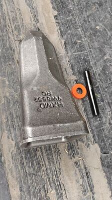 Forged Bucket Tooth 9W8552 For CAT E345 E350 Excavator Heavy Duty Wear Resistant Spare Parts