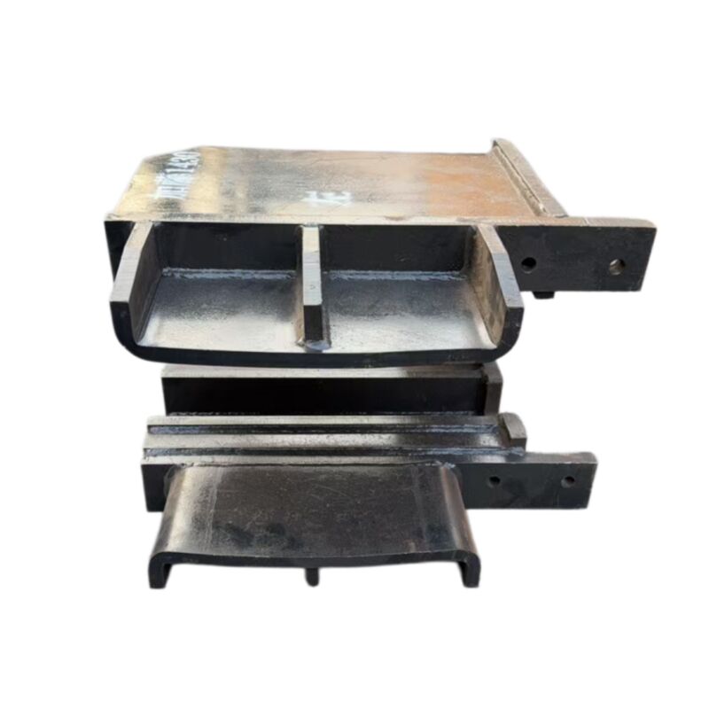 Idler yoke / forchetta anteriore per Kato HD1430 Parti del carrozzone dell'escavatore,compatibile con Kato HD1430 Excavator Idler Forchetta anteriore, bracket mascellare, componenti del carrozzone comprese quattro ruote e una pista